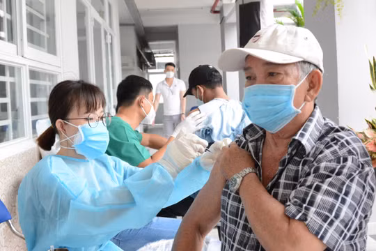 Phải hoàn thành 'làm sạch' dữ liệu tiêm chủng vaccine COVID-19 trước 1/6