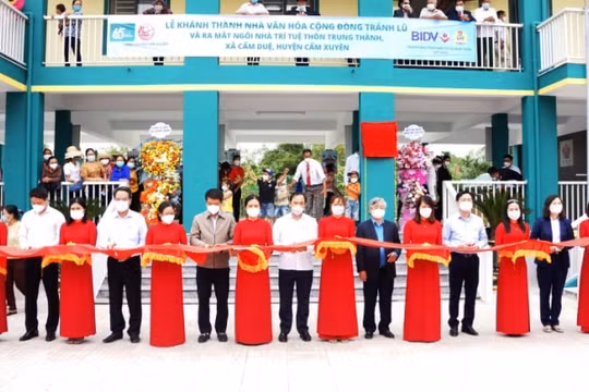 Khánh thành Nhà cộng đồng tránh lũ và trồng cây phòng hộ ven biển tại Hà Tĩnh