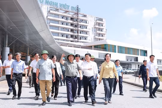 Thủ tướng: Dứt khoát tháo gỡ khó khăn để đưa các bệnh viện lớn tại Hà Nam vào hoạt động