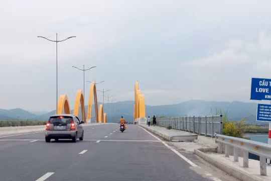 Thành phố Hạ Long: Đẩy mạnh thực hiện ba đột phá chiến lược
