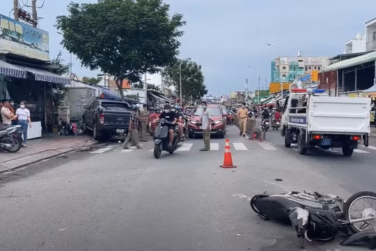 TP. HCM: 4 người bị thương nặng sau cú tông liên hoàn của xe bán tải