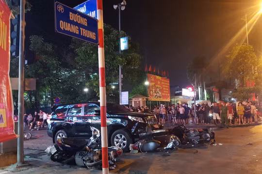 Hà Nội: Tai nạn liên hoàn trên đường Ngô Thì Nhậm, 1 người tử vong