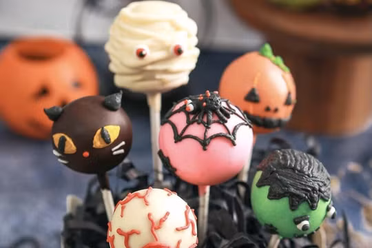 Bánh kẹo “kinh dị” đắt hàng dịp lễ Halloween