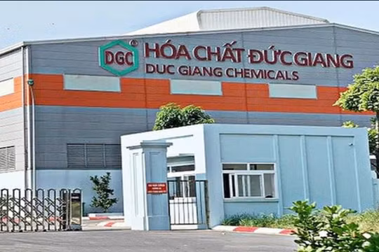 Hoá chất Đức Giang (DGC) giá cổ phiếu giảm gần 40%, quỹ Dragon Capital liền bán ra 700.000 cổ phiếu