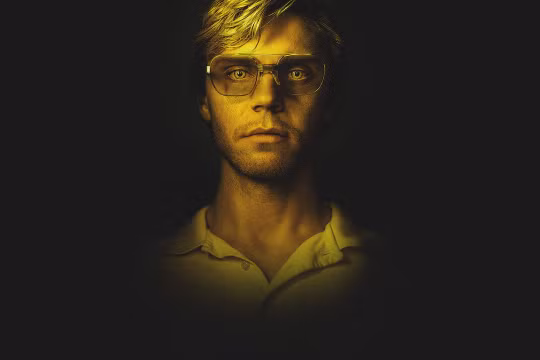 “Dahmer” vấp phải chỉ trích từ nạn nhân vì bịa đặt sự thật