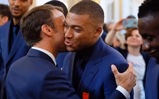 Tổng thống Pháp khuyên Mbappe ở lại PSG