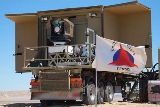 Israel chế tạo vũ khí laser để chống lại các mối đe dọa trên bầu trời