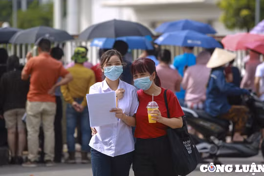 Học sinh lớp 10 gặp khó trong chuyển trường, chuyển tổ hợp: Cần linh hoạt, tránh máy móc!