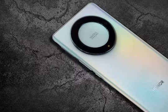 Xuất hiện chiếc smartphone có 'màn hình cong OLED siêu bền'