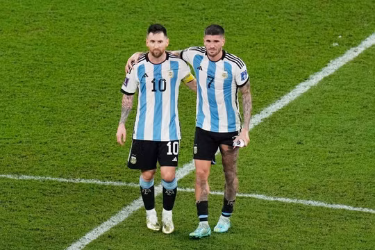 "Vệ sĩ" của Messi ở tuyển Argentina bất ngờ đổ bệnh