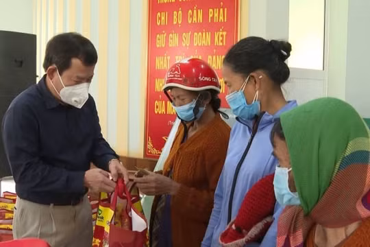 Kiên quyết xử lý những cán bộ có sai phạm trong thực hiện khen thưởng hộ thoát nghèo miền núi