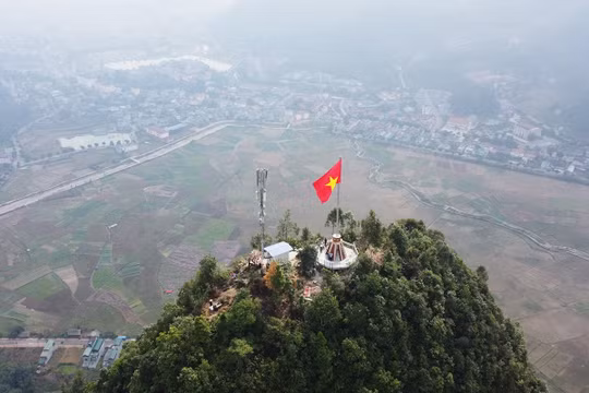 Lào Cai: Xây dựng cột cờ Tổ quốc núi Cô Tiên trên vùng biên giới