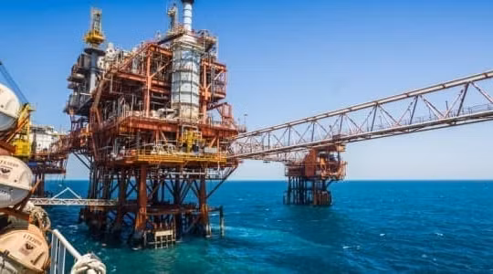Ấn Độ tăng cường nhập khẩu dầu từ Iran và Nga