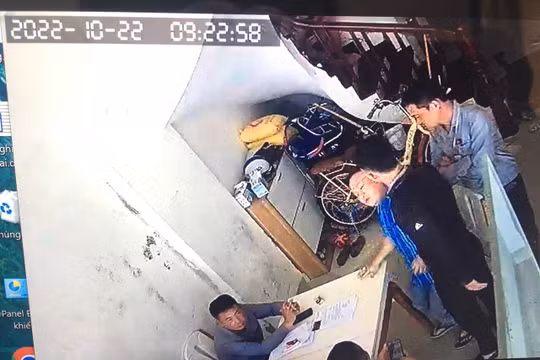 Khởi tố, bắt tạm giam Phó Giám đốc Công ty mua bán nợ