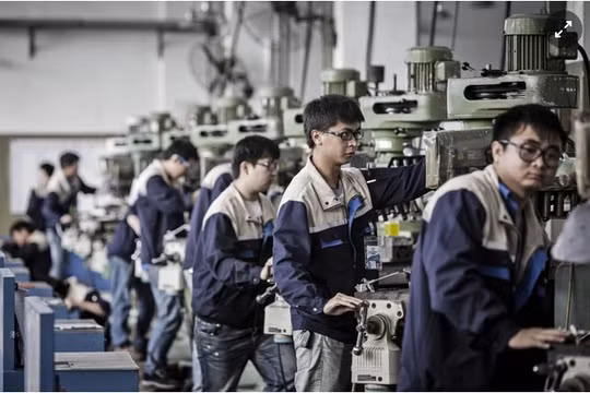 Trung Quốc hạ lãi suất trước rủi ro đại dịch Covid-19 và khủng hoảng bất động sản