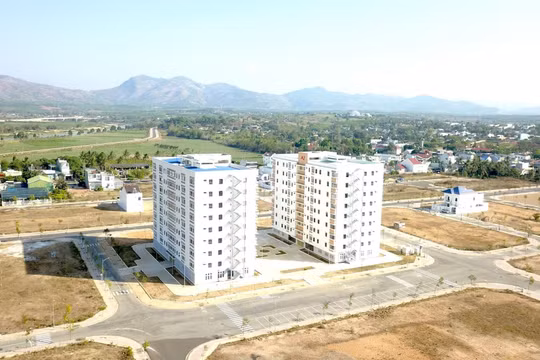 Kon Tum: Thực hiện nghiêm các quy định về công chứng, quản lý thuế trong chuyển nhượng bất động sản