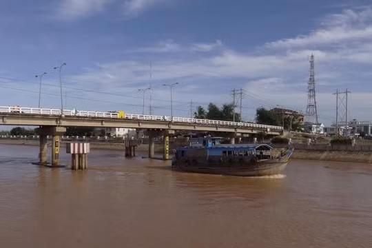 Nâng cao năng lực vận tải hàng hóa đường thủy khu vực phía Nam