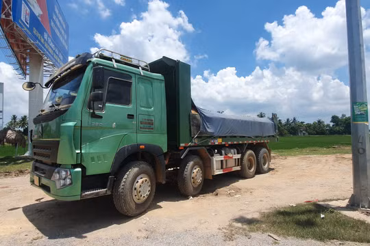Thanh Hóa: Xuất hiện tình trạng nhiều xe tải không có logo hợp tác xã hai bên cửa xe