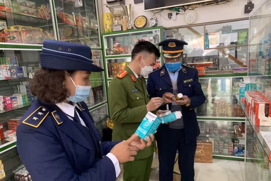 Sơn La: Tạm giữ lô thuốc “điều trị COVID-19” có dấu hiệu vi phạm