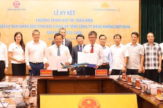 Vietnam Airlines và tỉnh Bắc Giang ký kết hợp tác toàn diện