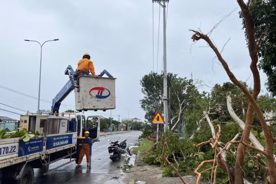 Bão Noru gây ra 5 sự cố trên đường dây 500 kV và một loạt sự cố đường dây trung, hạ áp