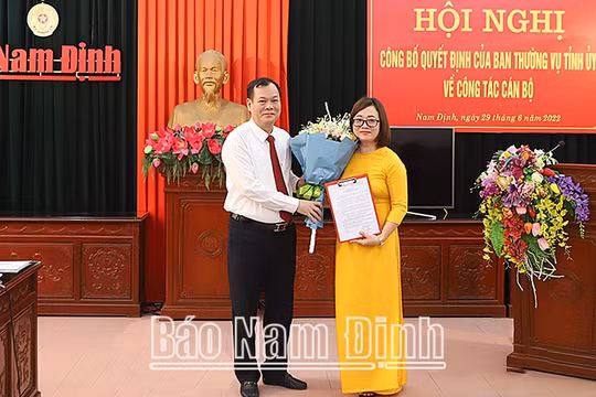 Nhà báo Nguyễn Thị Thu Thủy giữ chức vụ Phó Tổng Biên tập Báo Nam Định