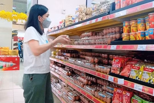 Người trẻ trong bão giá:Chi tiêu thế nào để tránh bị "cháy túi"