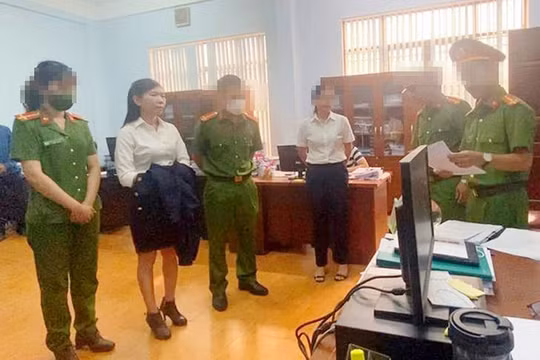 Đội trưởng nghiệp vụ Quản lý thuế "đòi tiền" khi làm thủ tục sang nhượng đất đai