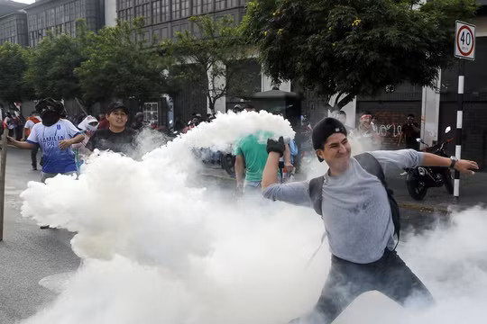 Tân Tổng thống Peru cam kết bầu cử sớm sau khi biểu tình bùng phát