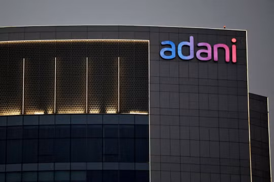Tỷ phú giàu nhất châu Á Adani sắp mua lại kênh truyền hình hàng đầu Ấn Độ