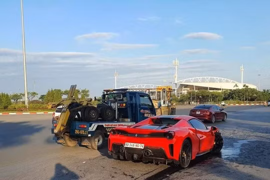 Va chạm với siêu xe, một người đi xe máy tử vong