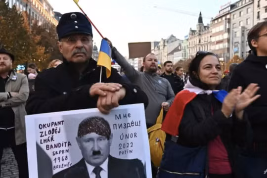 Hàng nghìn người Séc biểu tình ủng hộ Ukraine
