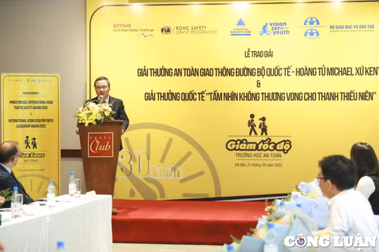Đảm bảo an toàn giao thông trường học, bảo vệ học sinh đến trường