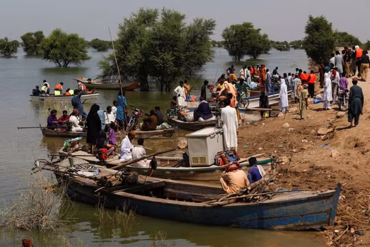 Pakistan sẽ tuyệt đối không vỡ nợ bất chấp lũ lụt tàn khốc