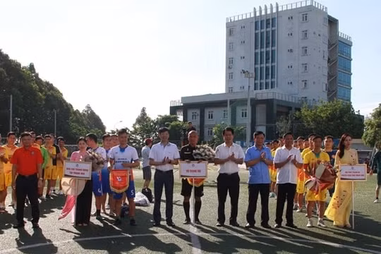 Khai mạc Giải bóng đá Người làm báo Thanh Hóa lần thứ V - tranh Cúp Đông Á năm 2022
