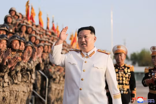 Nhà lãnh đạo Kim Jong Un yêu cầu quân đội Triều Tiên 'tăng cường sức mạnh'