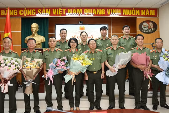 Cục Truyền thông Công an nhân dân công bố các quyết định bổ nhiệm Phó Tổng Biên tập, Phó Giám đốc
