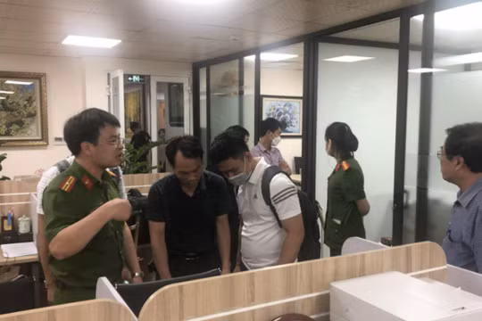 Khám xét trụ sở Công ty Cổ phần Tiến bộ Quốc tế AIC
