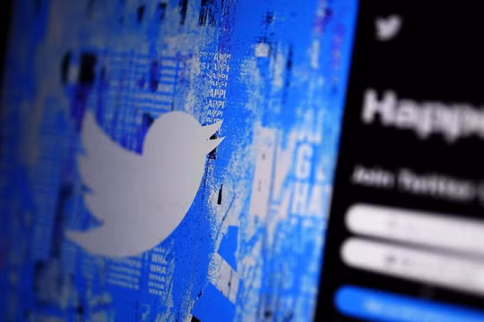 Twitter rơi vào hỗn loạn do hàng loạt tài khoản 'tích xanh' giả mạo