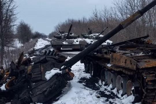 Nga nói kết thúc giai đoạn đầu chiến dịch, chuyển hướng về miền đông Ukraine
