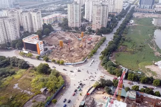 Nhiều khu đất "vàng" bị bỏ hoang giữa Thủ đô