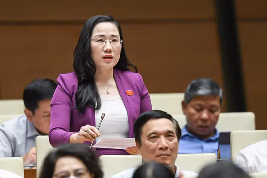 'Sửa nhà trong ngõ Thanh tra xây dựng cũng biết, cao ốc vi phạm ngay mặt đường lại không phát hiện ra'