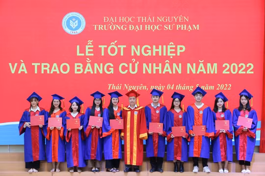 Không tổ chức đào tạo từ xa hệ cử nhân sư phạm, sức khỏe: Có đi ngược với xu thế tiến bộ!?