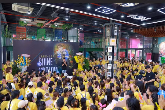 Jack mở tiệc âm nhạc hoành tráng, trở lại showbiz Việt sau thời gian dài vắng bóng
