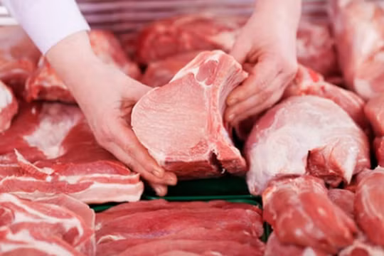 Bộ Tài chính: Giá thịt lợn, giá gas và giá vận tải đường sắt đã giảm đáng kể trong tháng 10