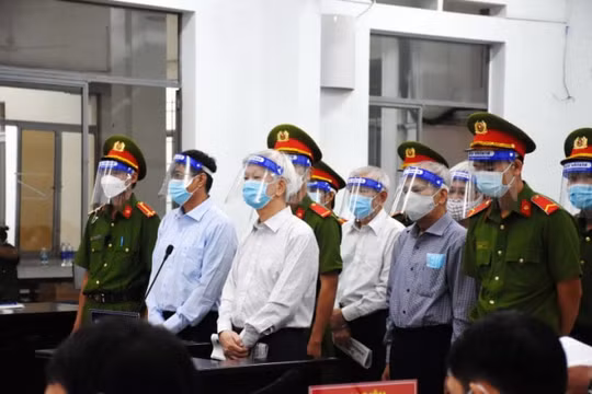 Hai cựu Chủ tịch UBND tỉnh Khánh Hòa và đồng phạm bị cáo buộc gây thất thoát hơn 62,6 tỷ đồng
