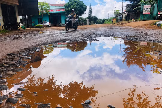 Gia Lai: Thi công theo kiểu “rùa bò”, hơn 18km đường hơn hai năm chưa xong