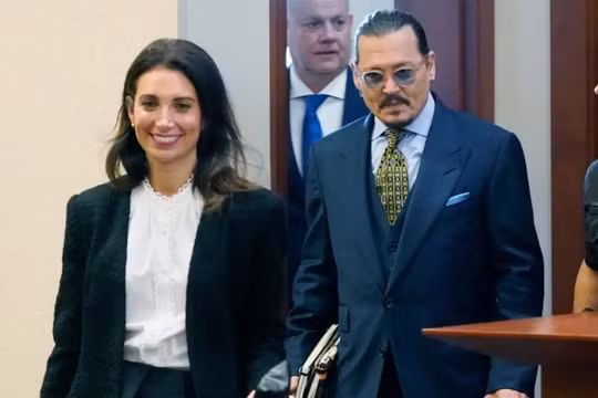Tài tử Johnny Depp và nữ luật sư giàu có Joelle Rich dừng hẹn hò