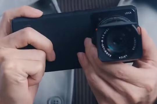 Xiaomi 12S Ultra có thể lắp ống kính như máy ảnh
