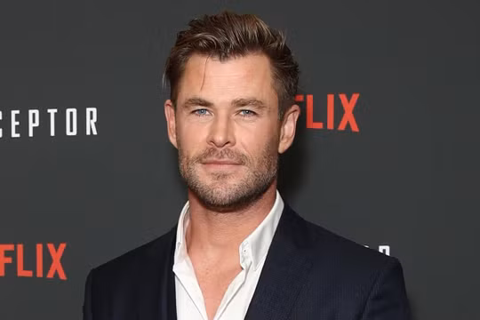 Chris Hemsworth tạm dừng đóng phim vì bệnh Alzheimer